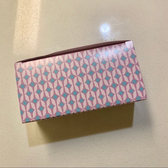 Wipeys Luxury Surface Wipes Pack of 20 - Picture 4 of 7